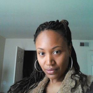 Meet your Posher, Adrienne